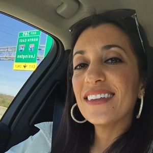 Meet your Posher, Christina